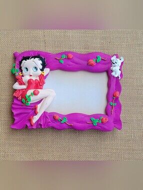 Vintage 2000 Betty Boop in a Bed of Roses with Pudgy 6x4 Picture Frame